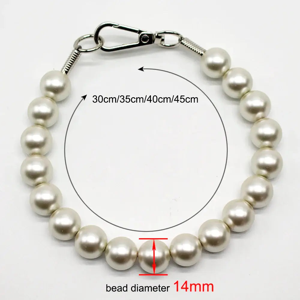 Pearl necklace with a clasp and size measurements indicated.